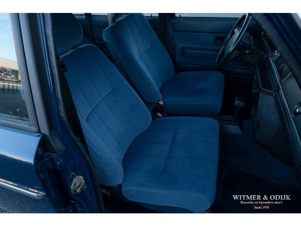 Image 6/28 of Volvo 240 (1992)