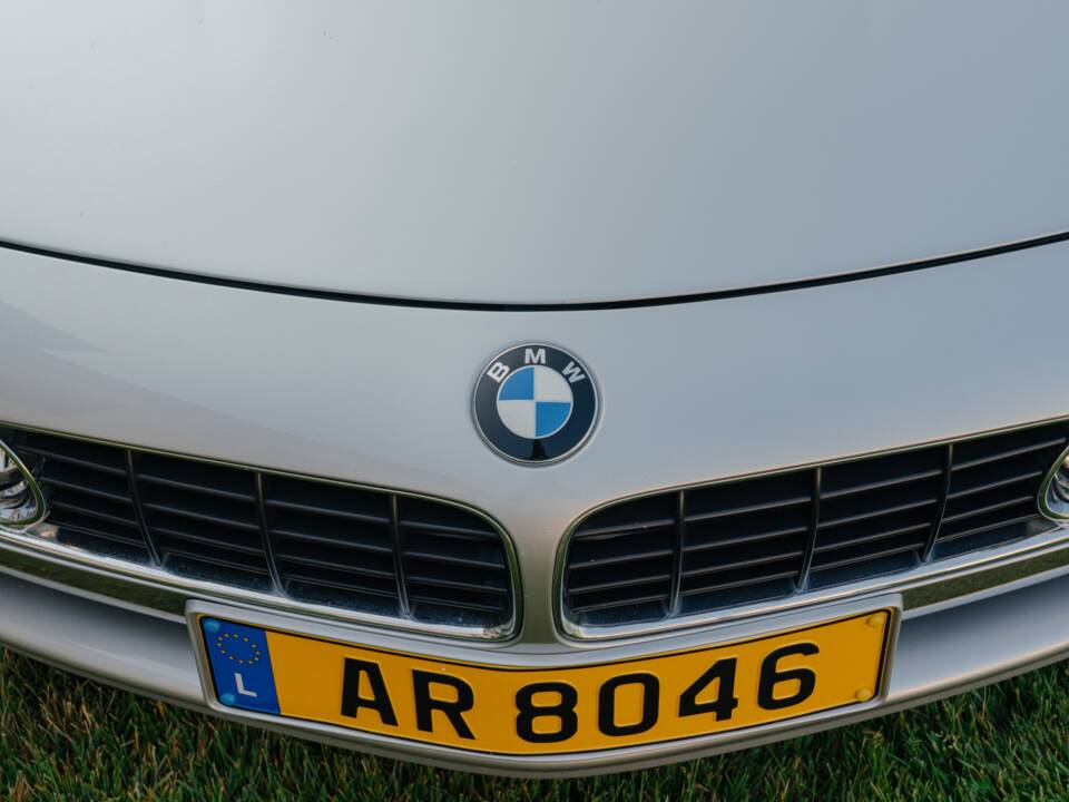 Image 176/185 of BMW Z8 (2001)