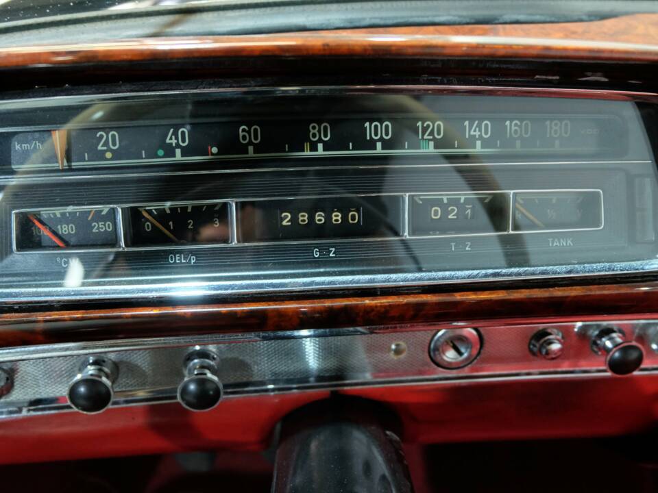 Image 7/30 of Mercedes-Benz 220 S Cabriolet (1957)