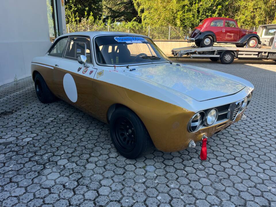 Bild 6/19 von Alfa Romeo 2000 GT Veloce (1972)