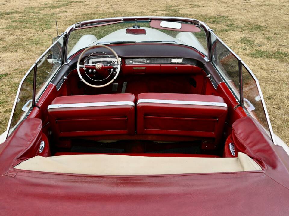 Bild 34/50 von Cadillac 62 Convertible (1954)