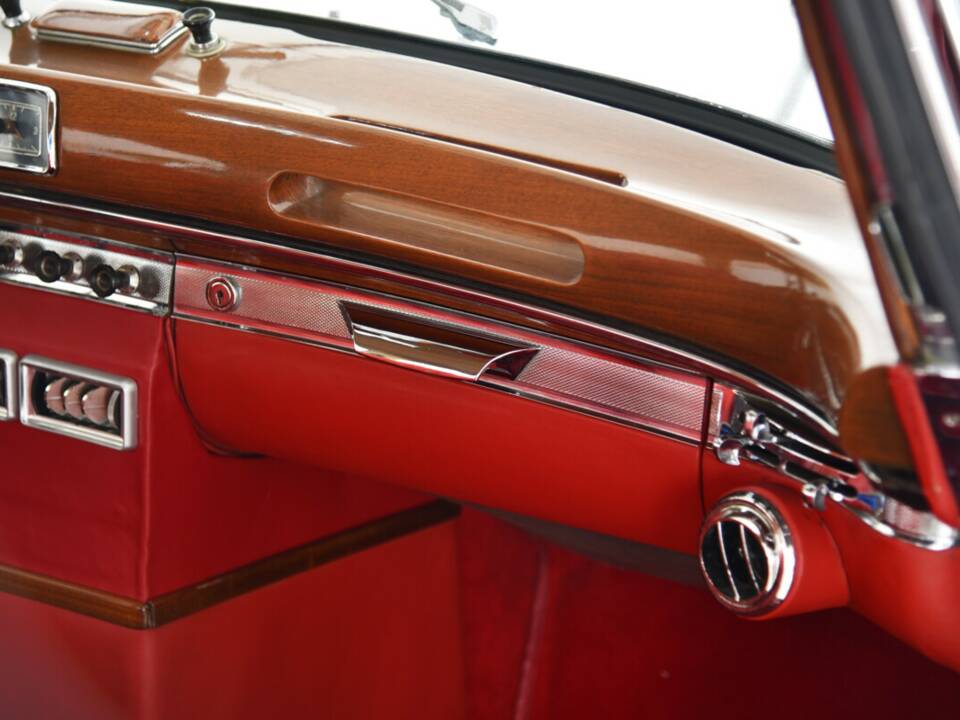 Bild 31/38 von Mercedes-Benz 220 SE (1960)