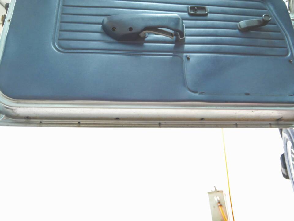 Bild 44/50 von BMW 320i (1981)