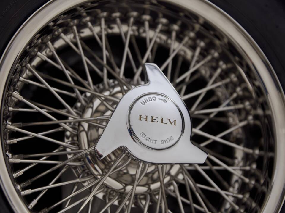 Bild 41/50 von Jaguar E-Type 3.8 Helm (1963)