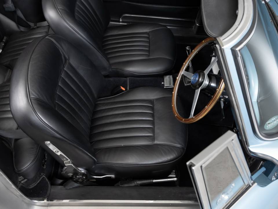 Bild 33/49 von Aston Martin DB 4 Convertible Vantage (1963)