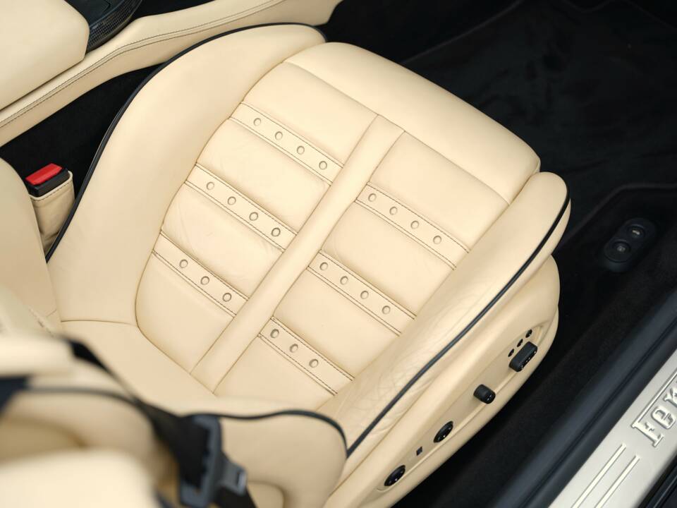 Imagen 19/50 de Ferrari California (2011)