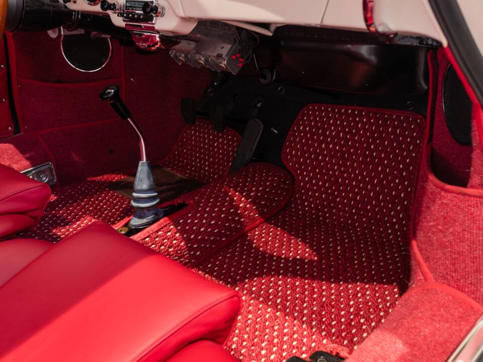 Image 28/42 of Porsche 356 C Carrera 2/2000 GS (1963)