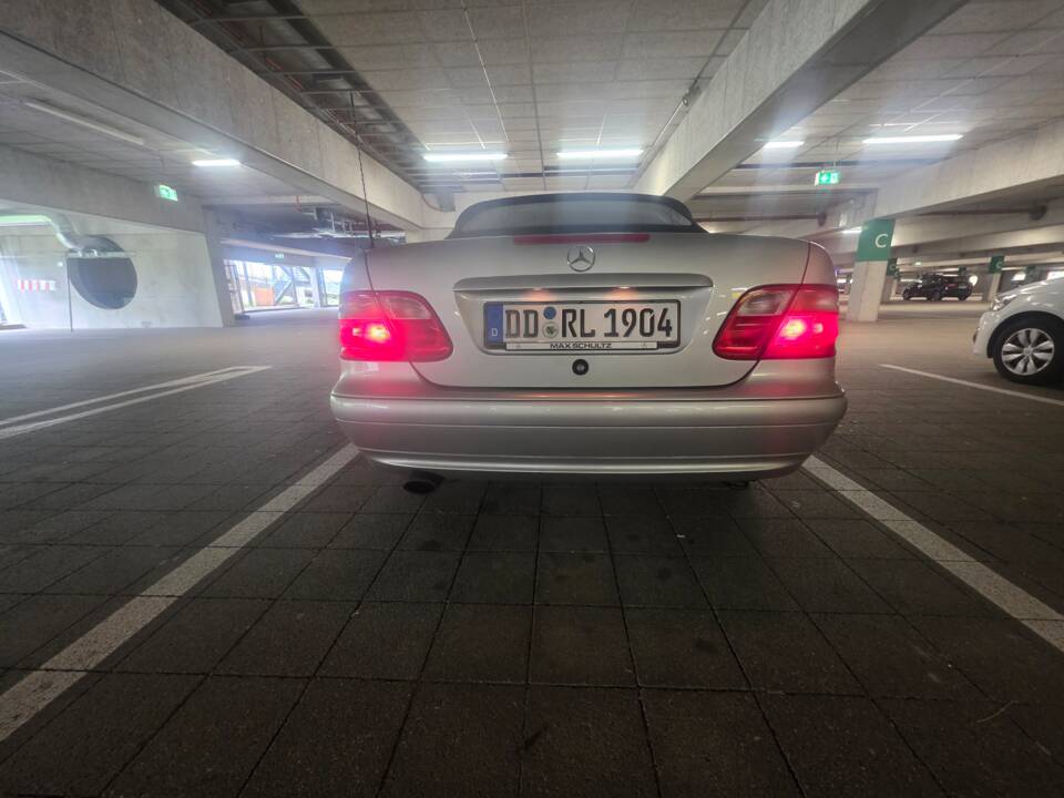 Bild 9/14 von Mercedes-Benz CLK 320 (1999)