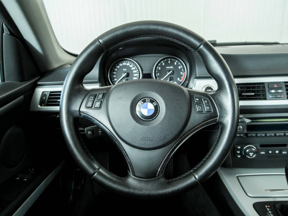 Imagen 8/50 de BMW 325i (2007)