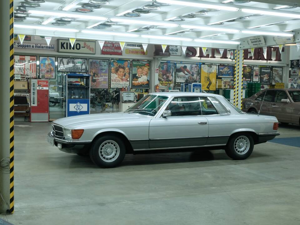 Image 3/50 de Mercedes-Benz 500 SLC (1981)