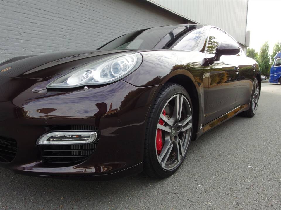 Bild 21/98 von Porsche Panamera Turbo (2009)