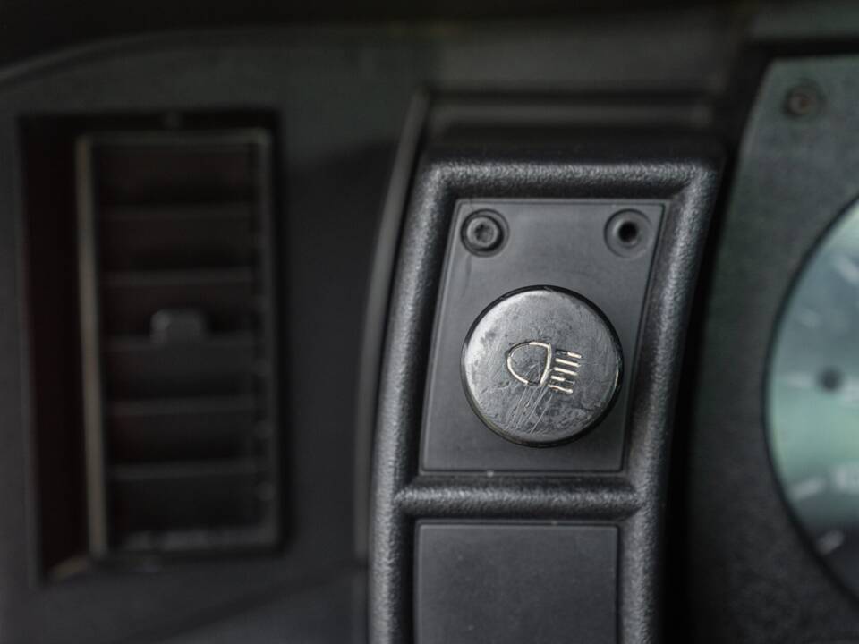 Bild 36/50 von Chevrolet Camaro Z28 (1992)