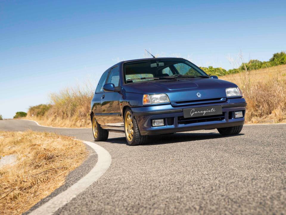 Image 15/87 de Renault Clio I Williams (1994)