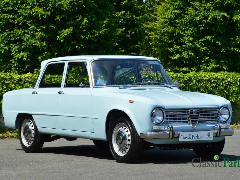 Image 7/50 de Alfa Romeo Giulia 1300 (1967)