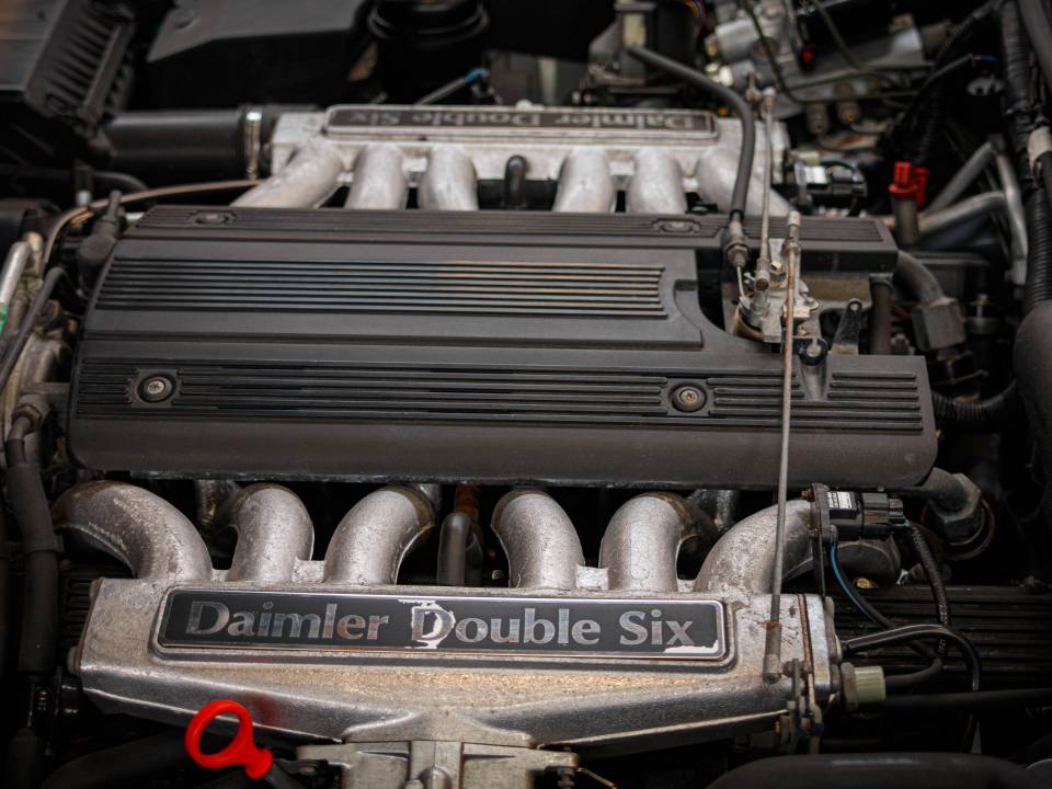 Imagen 26/50 de Daimler Double Six (1994)