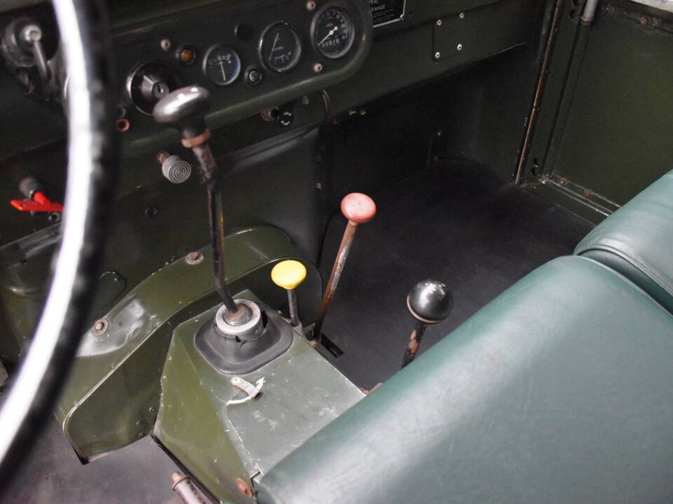 Image 26/39 of Land Rover 80 (1952)