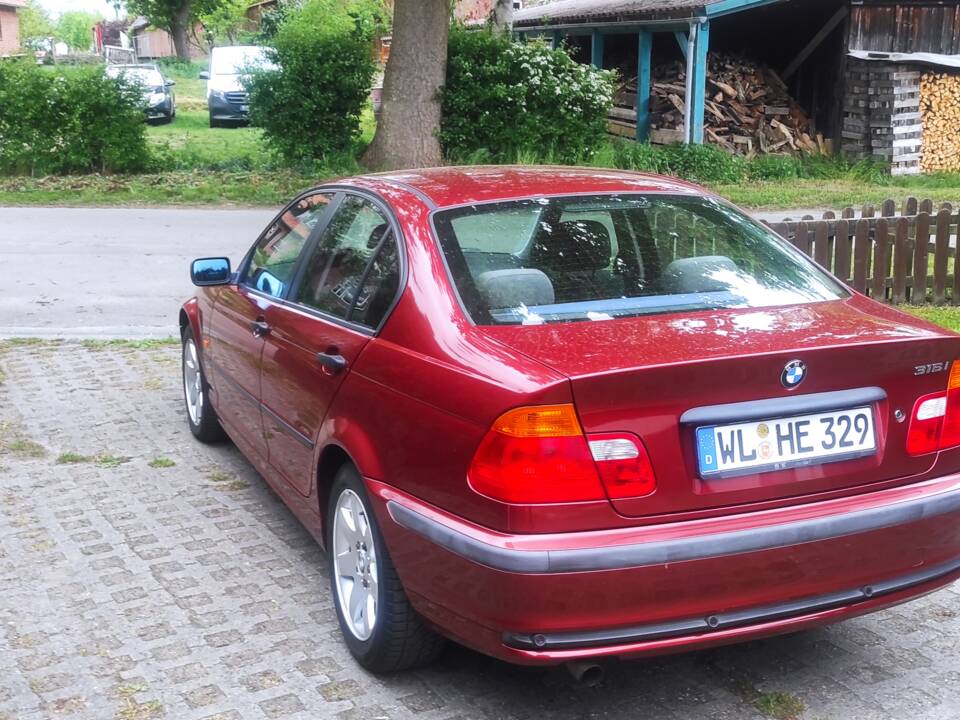 Image 4/6 of BMW 316i (2000)