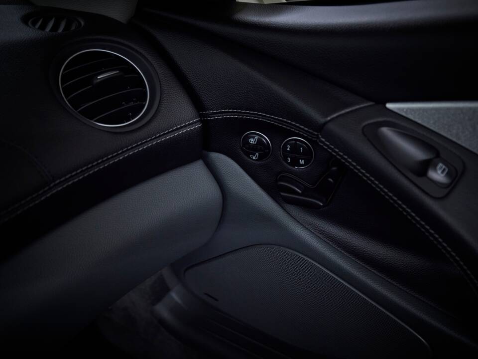 Image 66/99 de Mercedes-Benz SL 55 AMG (2005)
