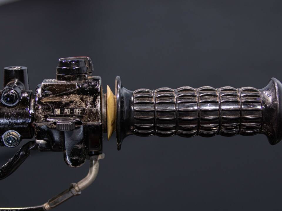 Image 29/50 of Kawasaki DUMMY (1975)