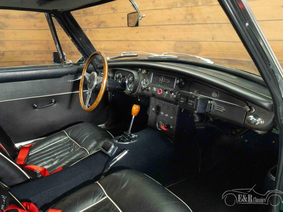 Afbeelding 9/19 van MG MGB GT (1966)