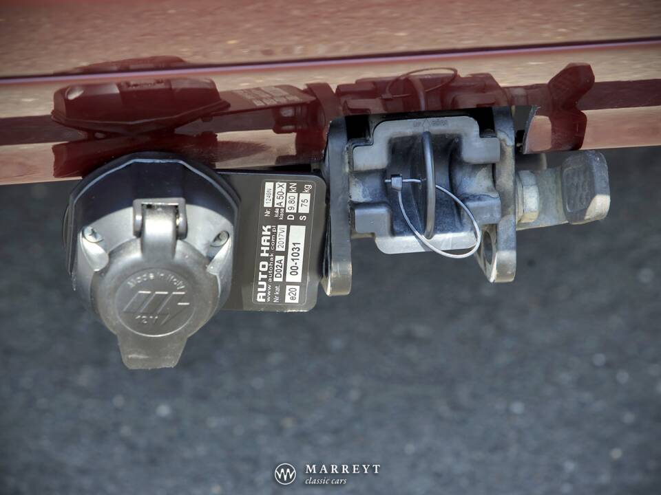 Bild 19/79 von Mercedes-Benz E 220 (1996)