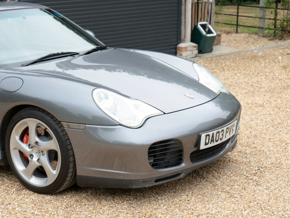 Image 31/50 of Porsche 911 Carrera 4S (2003)