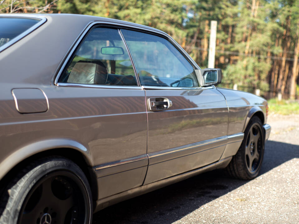 Image 41/95 of Mercedes-Benz 560 SEC (1985)
