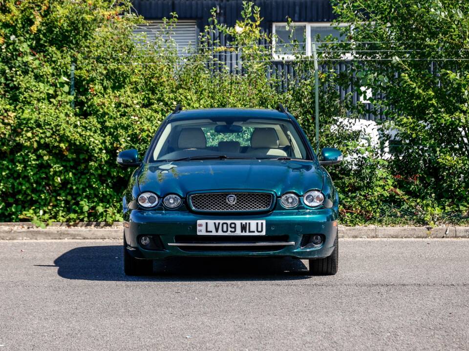 Bild 6/35 von Jaguar X-Type Estate 2.2 D (2009)