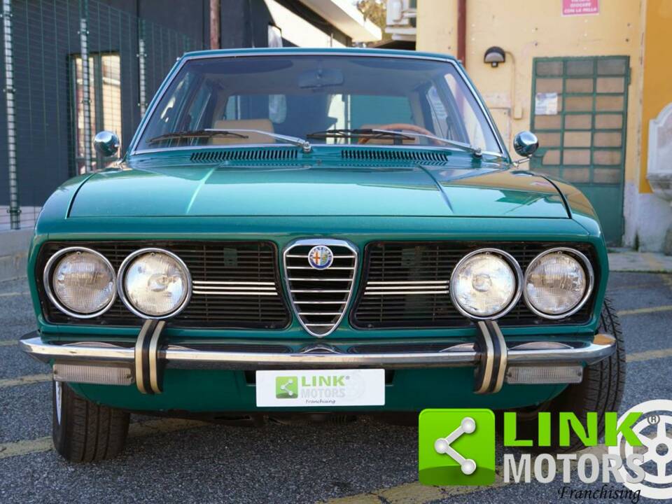 Image 2/10 of Alfa Romeo Alfetta 1.8 (1974)