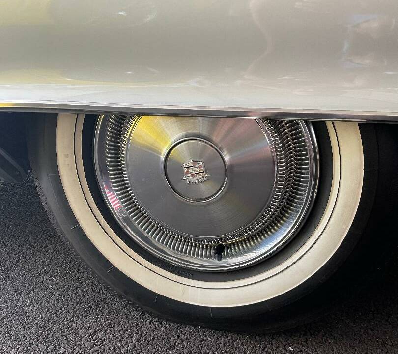 Image 23/51 de Cadillac Sedan DeVille (1970)