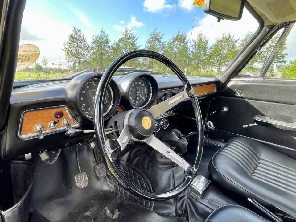 Immagine 19/37 di Alfa Romeo Giulia 1600 GT Junior (1974)