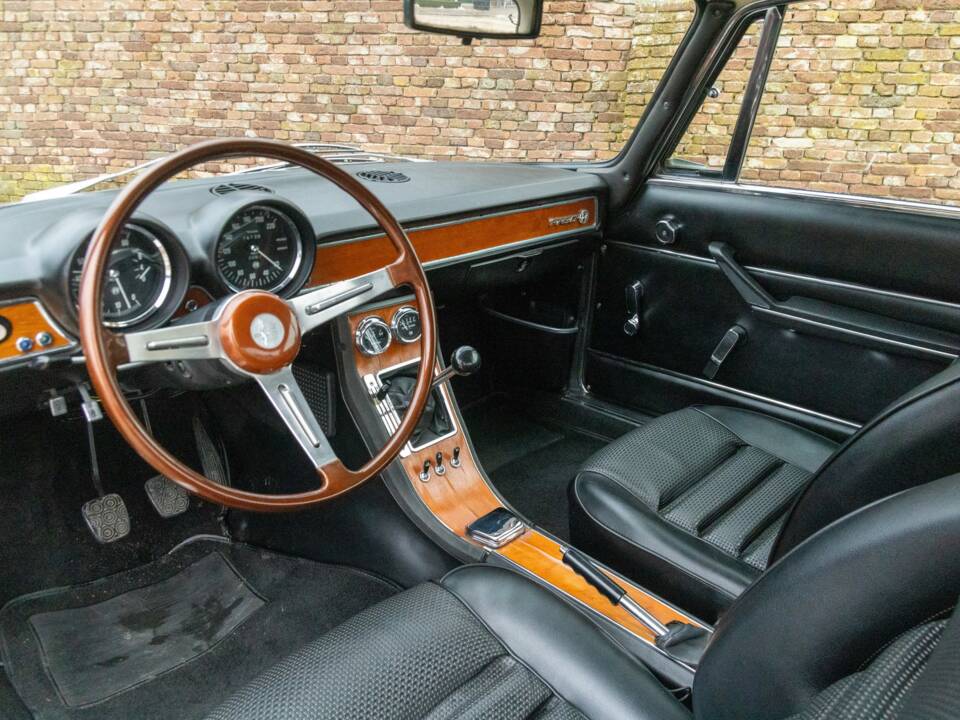 Image 3/50 de Alfa Romeo Giulia GT 1300 Junior (1972)