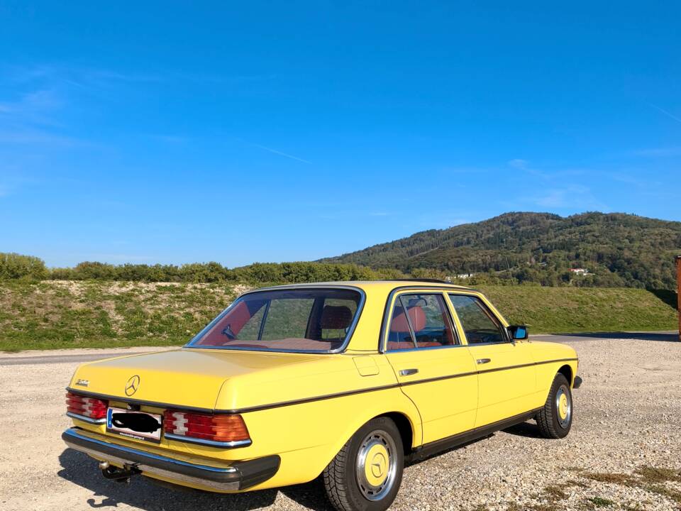 Bild 3/19 von Mercedes-Benz 200 (1980)