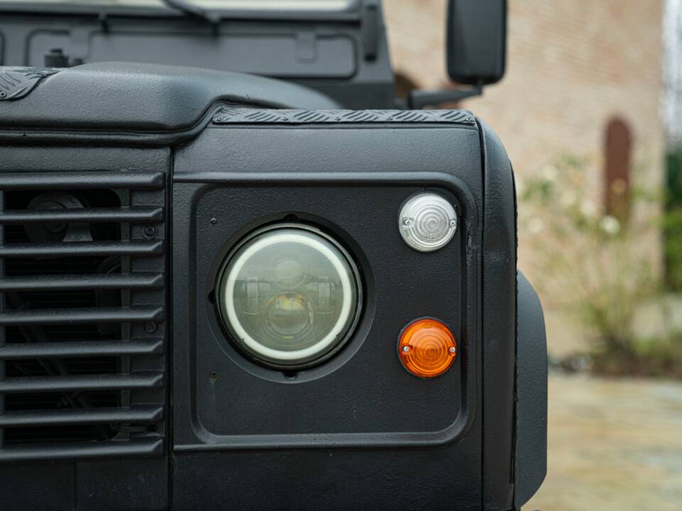 Bild 13/50 von Land Rover 90 (1985)