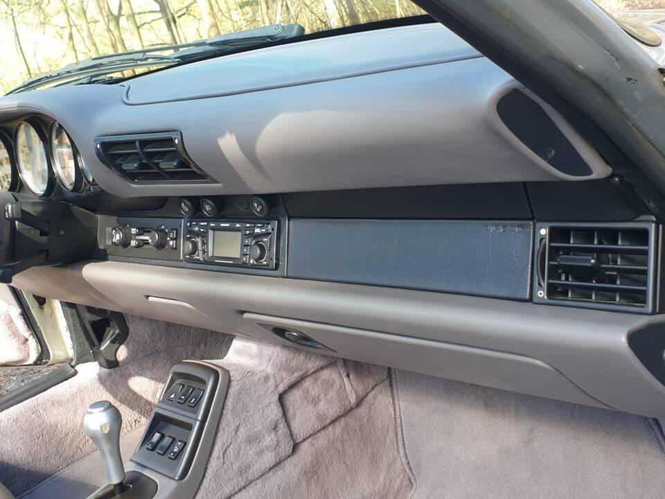 Image 65/116 of Porsche 911 Carrera (1997)