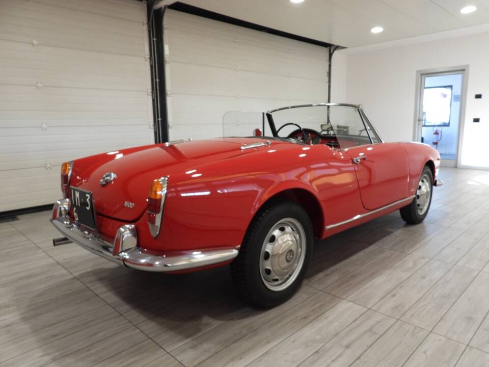 Image 4/15 of Alfa Romeo Giulia 1600 Spider (1963)