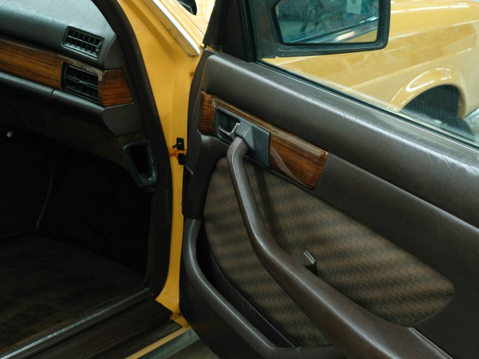 Bild 41/50 von Mercedes-Benz 280 SE (1981)