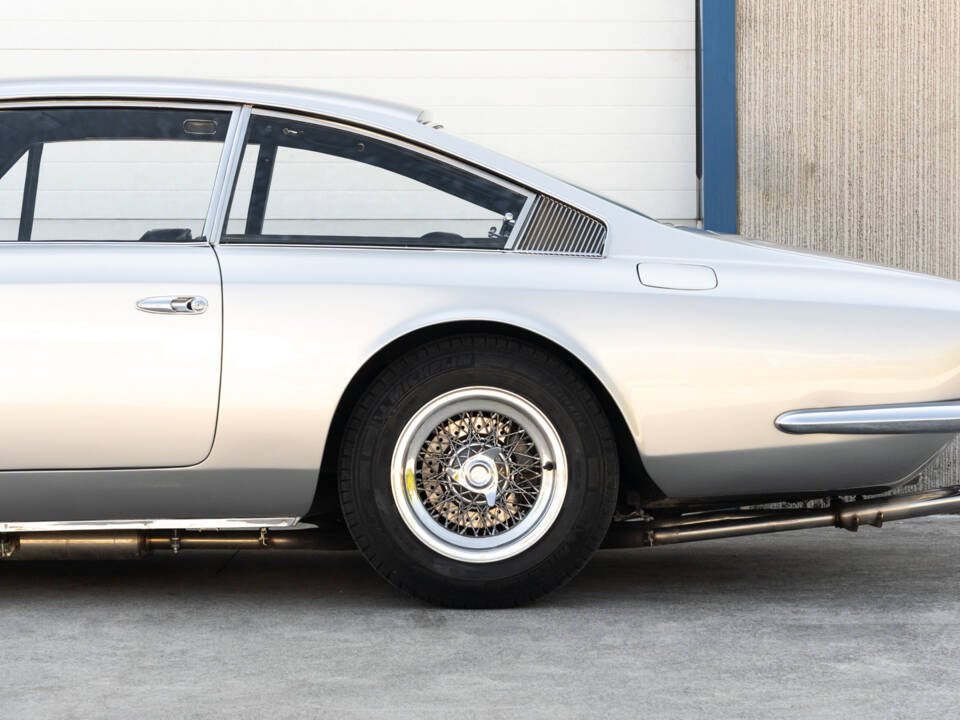 Image 8/69 of Ferrari 365 GT 2+2 (1969)
