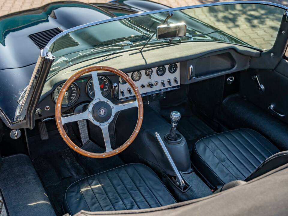 Image 19/32 de Jaguar Type E 3.8 (1961)