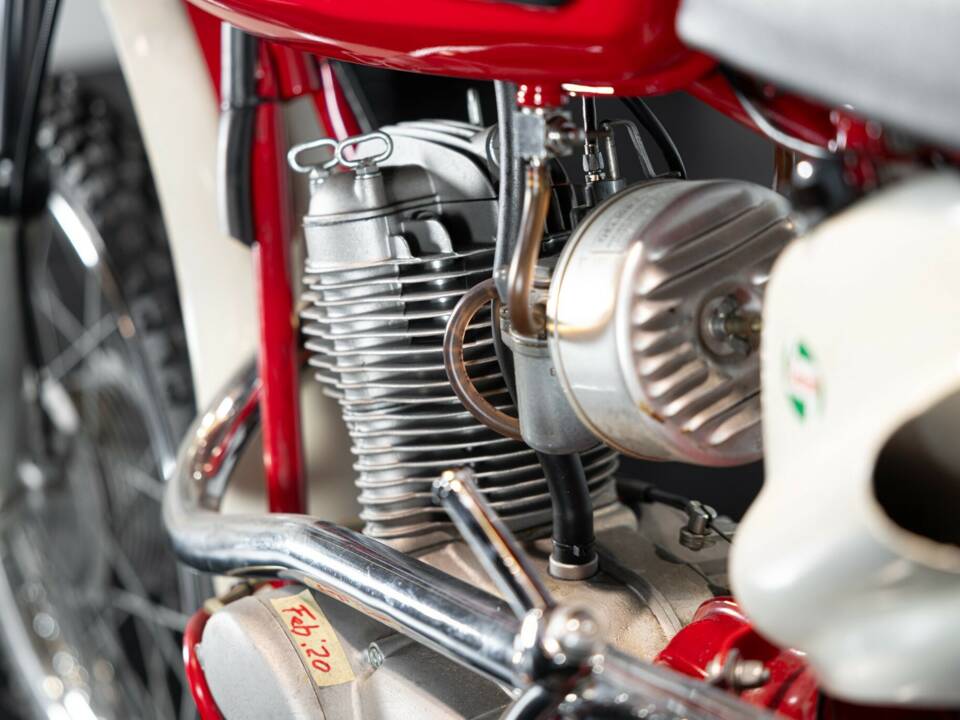 Afbeelding 18/39 van Moto Morini Corsaro 125 (1969)