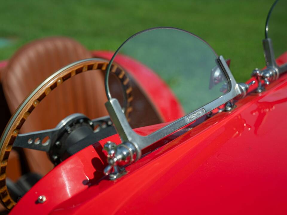 Immagine 49/50 di Burlington Arrow (1963)