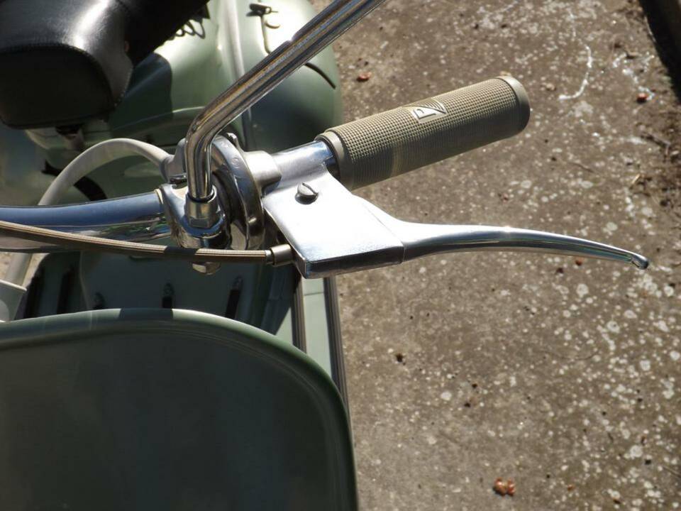 Immagine 29/44 di Piaggio Vespa 125 (1951)