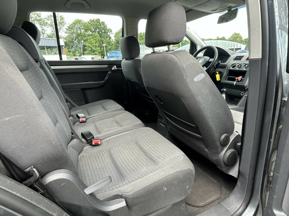 Image 12/25 of Volkswagen Touran 1.4 TSI (2004)