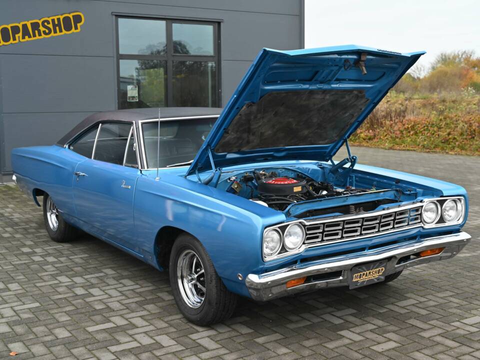 Image 24/50 of Plymouth Road Runner Hardtop Coupe (1968)