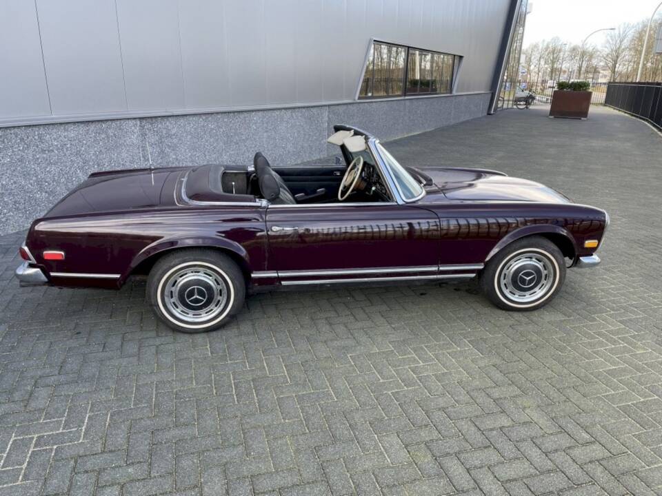 Image 12/36 of Mercedes-Benz 280 SL (1969)