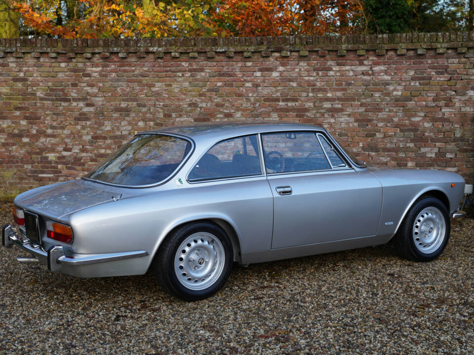 Bild 39/50 von Alfa Romeo 2000 GTV (1972)