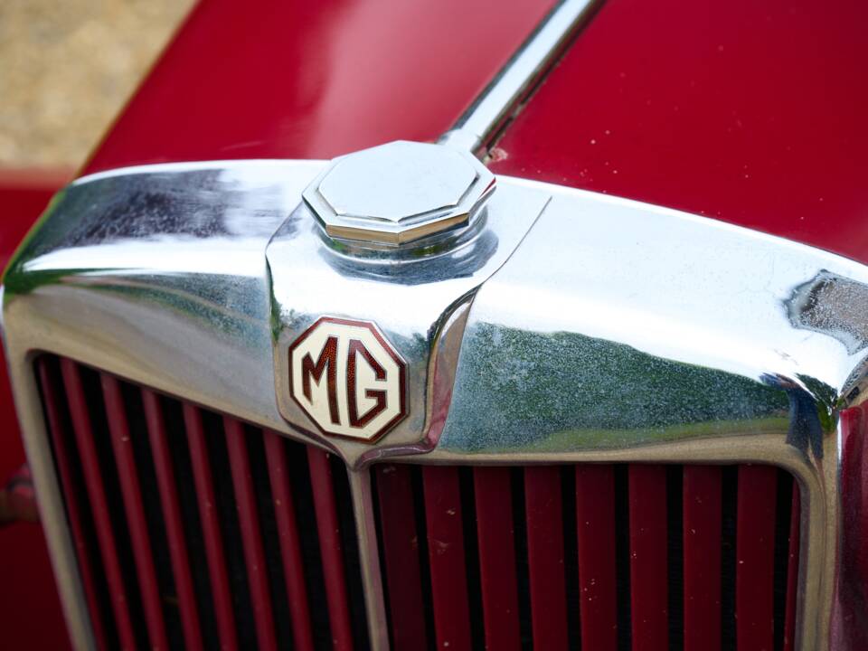 Image 34/50 of MG TD (1953)