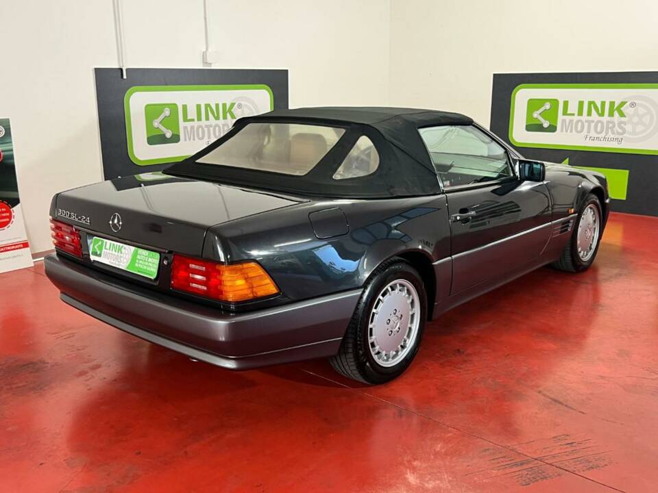 Image 6/48 of Mercedes-Benz 300 SL-24 (1992)
