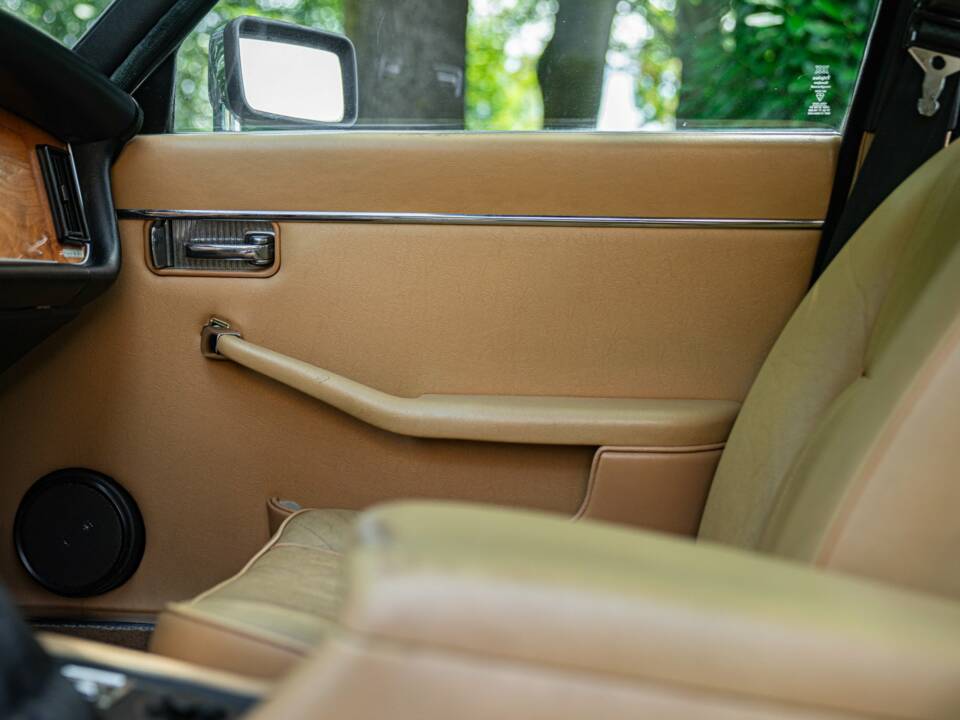 Bild 29/50 von Jaguar XJ 6 4.2 (1981)