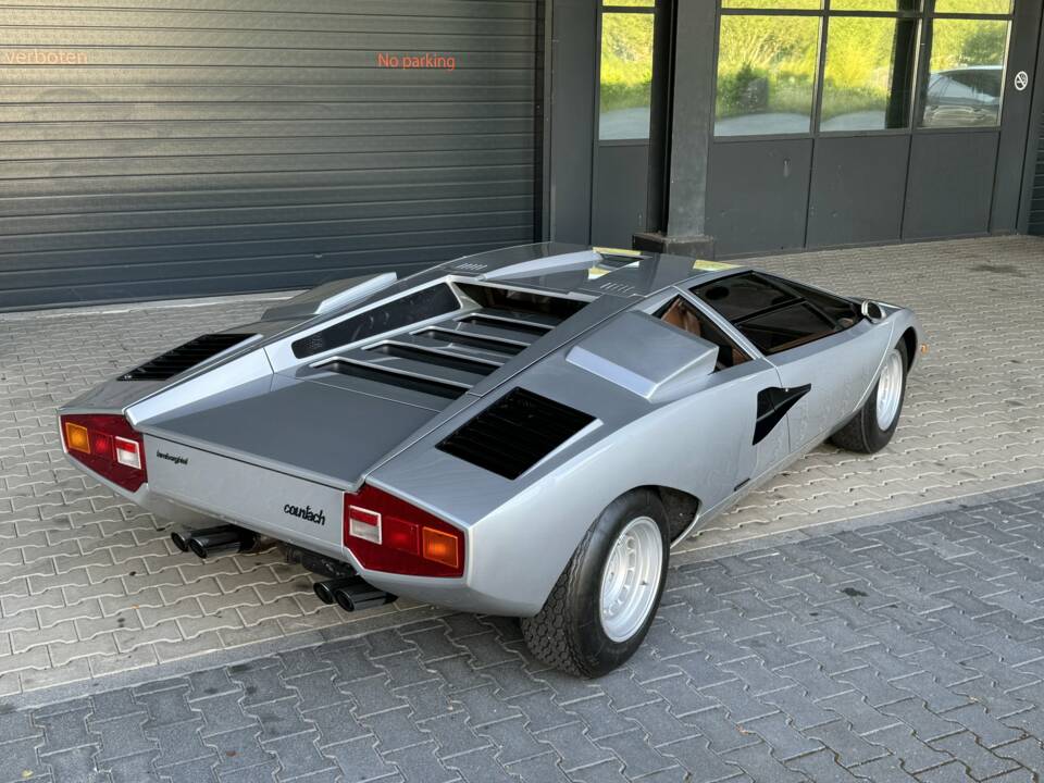 Afbeelding 5/45 van Lamborghini Countach LP 400 (1975)